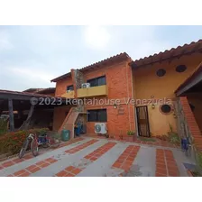 Juan Carlos González. Renta House Carabobo Vende Townhouse Urb. Trigal De San Diego Mls #24-4582 Rah/jcgh.