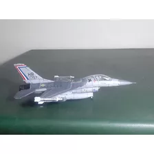 Modelo De Avión A Escala 1/72 F-16a Plus.