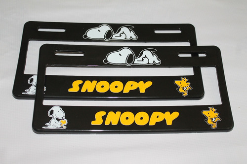 Portaplaca Snoopy Decorado Deportivo 2 Piezas 