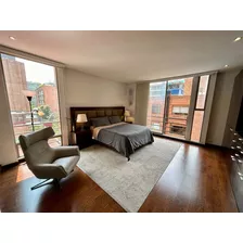 Vendo Apartamento Bogotá, 123m2. Chicó Norte, Parque De La 93. 2 Habitaciones, 3 Baños. Piso 3 Con 2 Cupos De Parqueadero