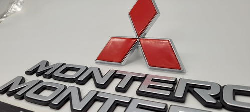 Mitsubishi Montero Calcomanas Y Emblemas Foto 6