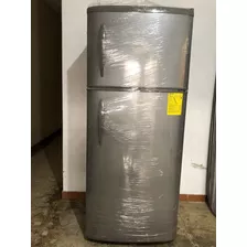 Refrigeradora Indurama Semi Nueva.