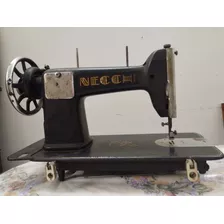 Máquina De Coser Necchi 