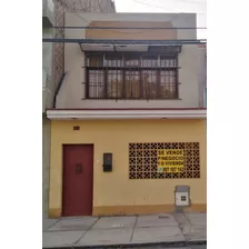 Casa Bien Ubicada Para Vivienda Y/o Negocio 2 Pisos + Mas Azotea