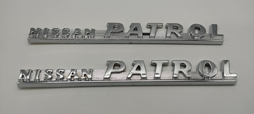 Nissan Patrol G60 Emblemas Laterales  Foto 2