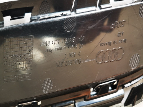 Rejilla Tracera Cromo Escape Audi Q5 Original Audi 2018 Foto 5