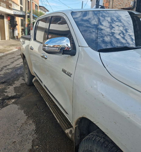 Carcazas Cromadas De  Espejos Toyota Hilux 16-20 Direccional Foto 4