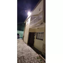 Sobrado De 2 Dorm. Com Sacada E Área De Churrasqueira.