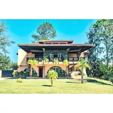 Hermosa Villa En Jarabacoa De 6 Habitaciones
