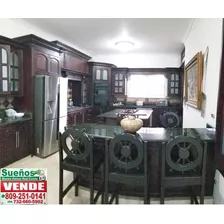 Sueños Bienes Raíces Real Estate Vende Una Mansión De Casa Totalmente Amueblada, Marquesina Para 6 Vehículos En Zona Exclusivo Y Seguro De Santiago, República. Dominicana. .