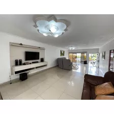 Vendo Casa En La Castellana, 250 Mts, 4 Habt, 3 Patios, Parq Doble