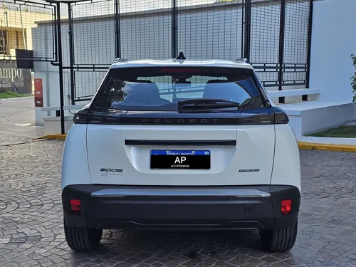 Peugeot 2008 1.0t Allure - 7