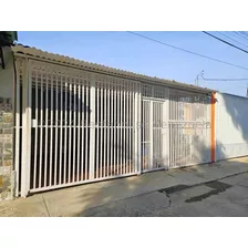 Maria Pastran Vip Casas En Venta En Cabudare Lara La Puerta Ubicada En Un Urbanismo Que Te Brinda Cercanía A Variedad De Comercios, Nuevo Centro Comercial, Colegios, Centros De Salud.