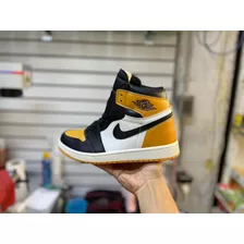 Tenis Jordan 1 Negro Amarillo Blanco