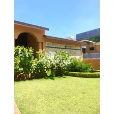 Cerros De Gurabo, Casa En Renta De 600mt² De Solar Y 400mt² De Construcción, Con Amplio Jardín Y Amueblada(opcional).