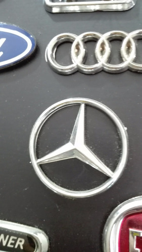 Foto de Mini Emblema Mercedes Benz Universal 4 Cm Timon Rines Leer
