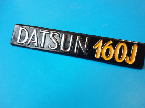 Emblema Datsun 160 J Amarillo Metalico Auto Clasico 160j Foto 5