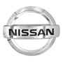 Emblema Parrilla Nissan March 2022-2023 Gris Blanco