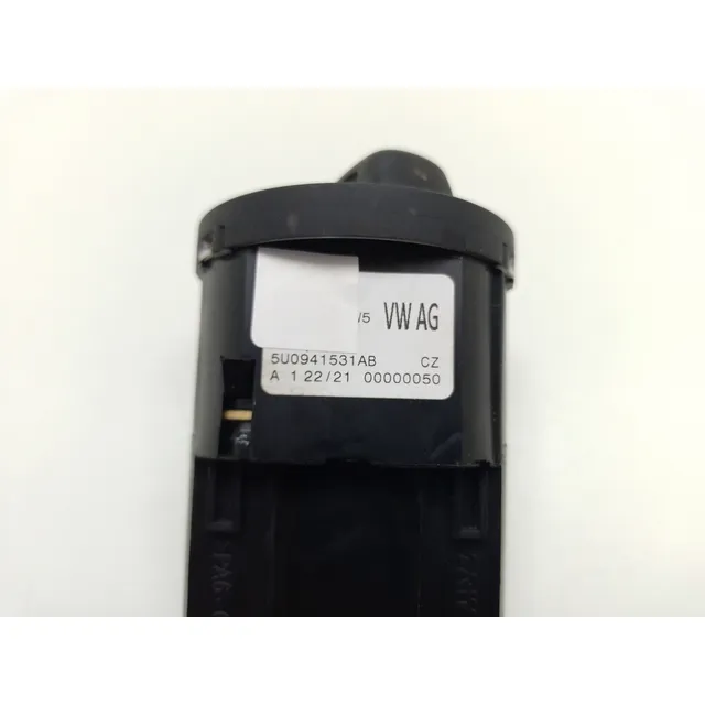 Botão Comando Luz Do Farol Volkswagen Saveiro 1.6 2021 6