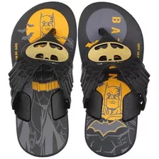 Chinelo Dedo Infantil Menino Batman Com Batcaverna