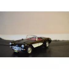 Chevrolet Corvette 1957 Negro Y Blanco Maisto 1/39 Sin Caja