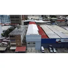 Galpón Industrial En Alquiler De 2000m2 Urb Boleíta Sur Mls #24-1437