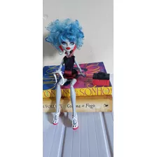 Monster High Scaris Ghoulia Yelps