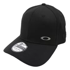 Boné Oakley New Era Fechado Aba Torta Preto