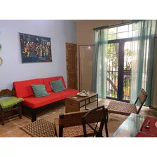 Alquiler Apartamento De Dos Habitaciones Con Piscina, Ciudad Nueva, Zona Colonial, Santo Domingo