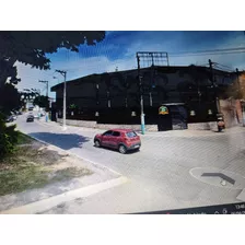 Imóvel De Esquina Em Um Trevo