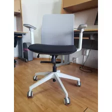 Silla Ejecutiva Reqüiez Ergonomica Respaldo Medio En Malla