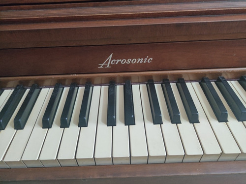 Piano Vertical Marca Acrosonic