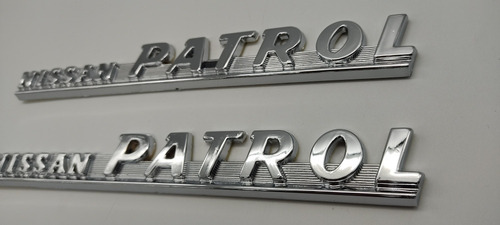 Nissan Patrol G60 Emblemas Laterales  Foto 3