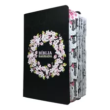 Bíblia Capa Dura Letra Grande Hipergigante | Floral Preta | Índice Adesivo