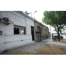 Casa Padron Unico En La Blanqueada, 2 Dormitorios, Gran Terraza Con Parrillero