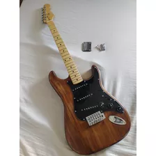 Guitarra Stratocaster Customizada Swamp Ash