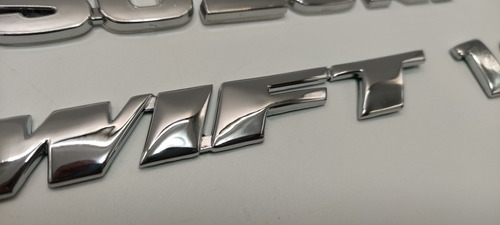 Suzuki Swift 1.3 Emblemas  Foto 5