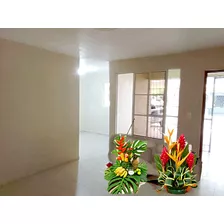 Alquilo Casa Sola , Nueva En Residencial Próximo A La Autopista De San Isidro , 3 Habts. 2 Baños
