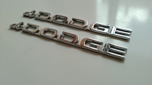 Dodge Dart Emblemas  Foto 3