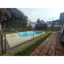 Excepcional Casa Con Barbacoa Y Piscina.