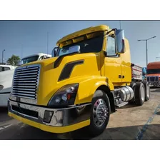 Volvo 2014 De 46,000 Mil Libras-18 Velocidades