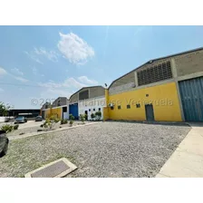 José Trivero Vende En La Zona Industrial Ii. Consta De 464 Mts2 De Construccion Y 744mts2 De Terreno, Ubicado En Barquisimeto , Cuenta Con Vigilancia Y Aire Acondicionado