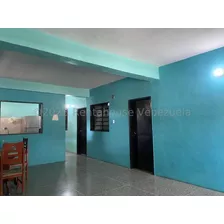 Casa En Venta En Urb. Centro San Juan De Los Morros. 24-5345. Lln