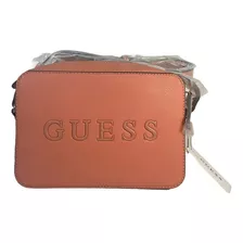 Bolsa Guess Crossbody Diferentes Colores Acabado De Los Herrajes Plateado Color Coral Color De La Correa De Hombro A Tono Diseño De La Tela Liso