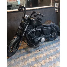 Harley Davidson Sportster Iron 883