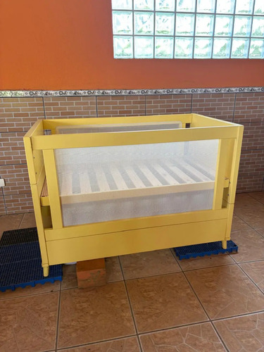 Berço Madeira Maciça Da Nasa Industrial Amarelo