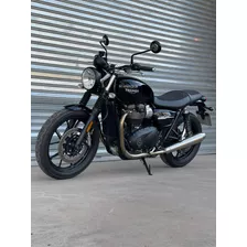 Triumph Street Twin