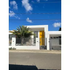 Casa En Venta En Proyecto Cerrado Llanos De Gurabo