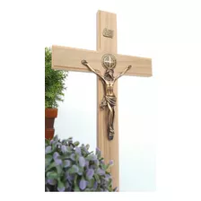 Cruz Crucifixo Madeira Parede São Bento Com Cristo - 33,5cm