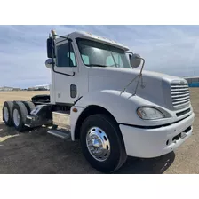 Daycab Freightliner Columbia 2006